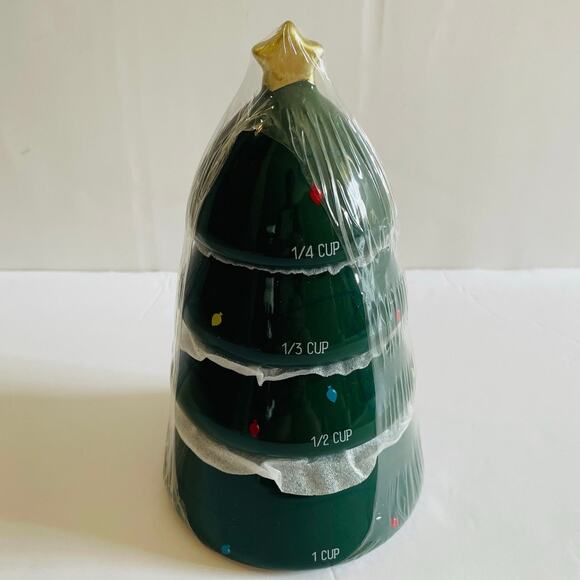 Target Christmas Tree Ceramic Stacking Measuring Cups & Double Oven Mitt - Picture 3 of 5